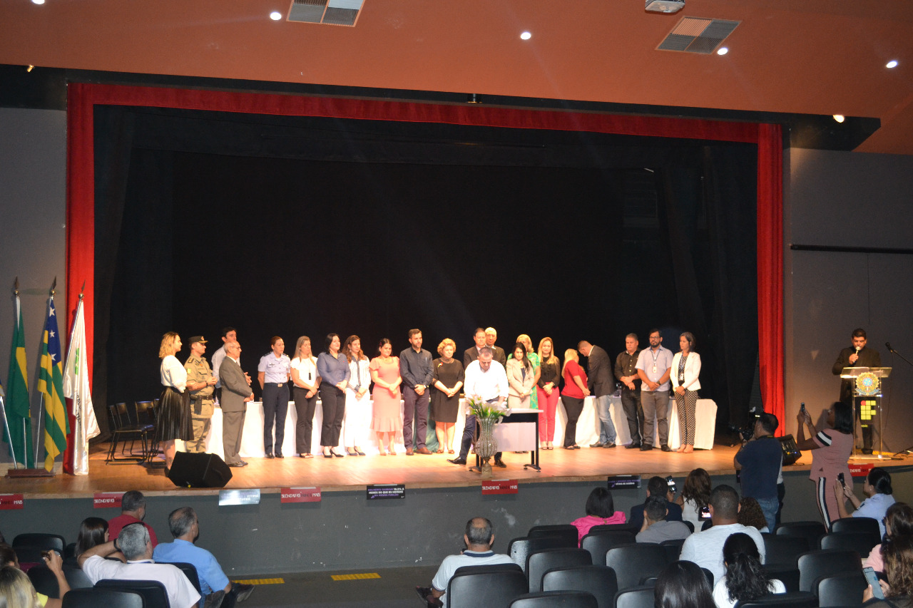 Evento reuniu diversos representantes de instituições governamentais e da iniciativa privada Evento reuniu diversos representantes de instituições governamentais e da iniciativa privada